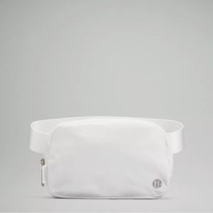 NWT LULULEMON BELT BAG WHITE